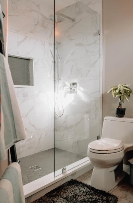 How to Make the Most of a Small Bathroom - serenebathrooms