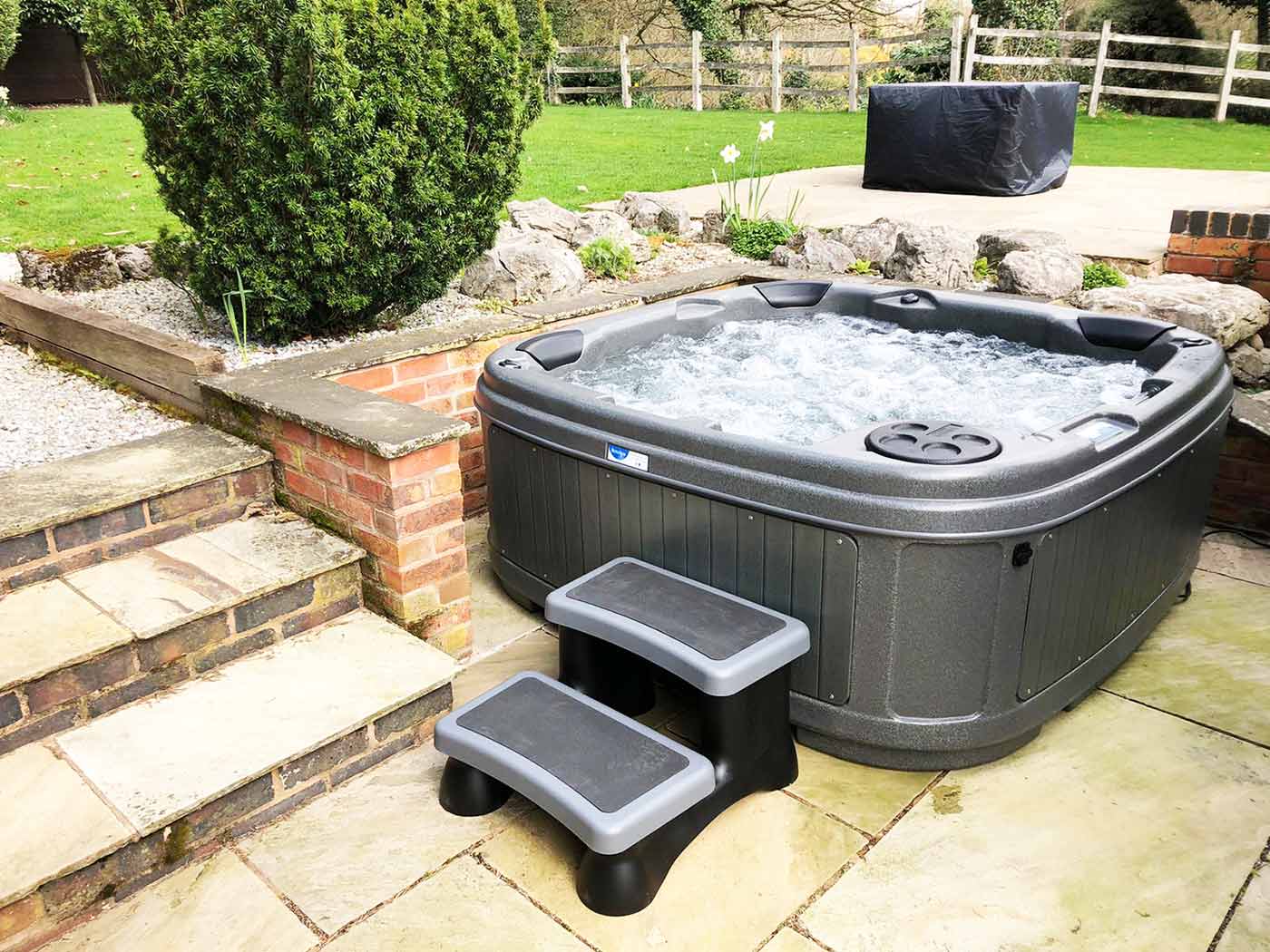 Rotospa DuraSpa S160 6 Person Hot Tub