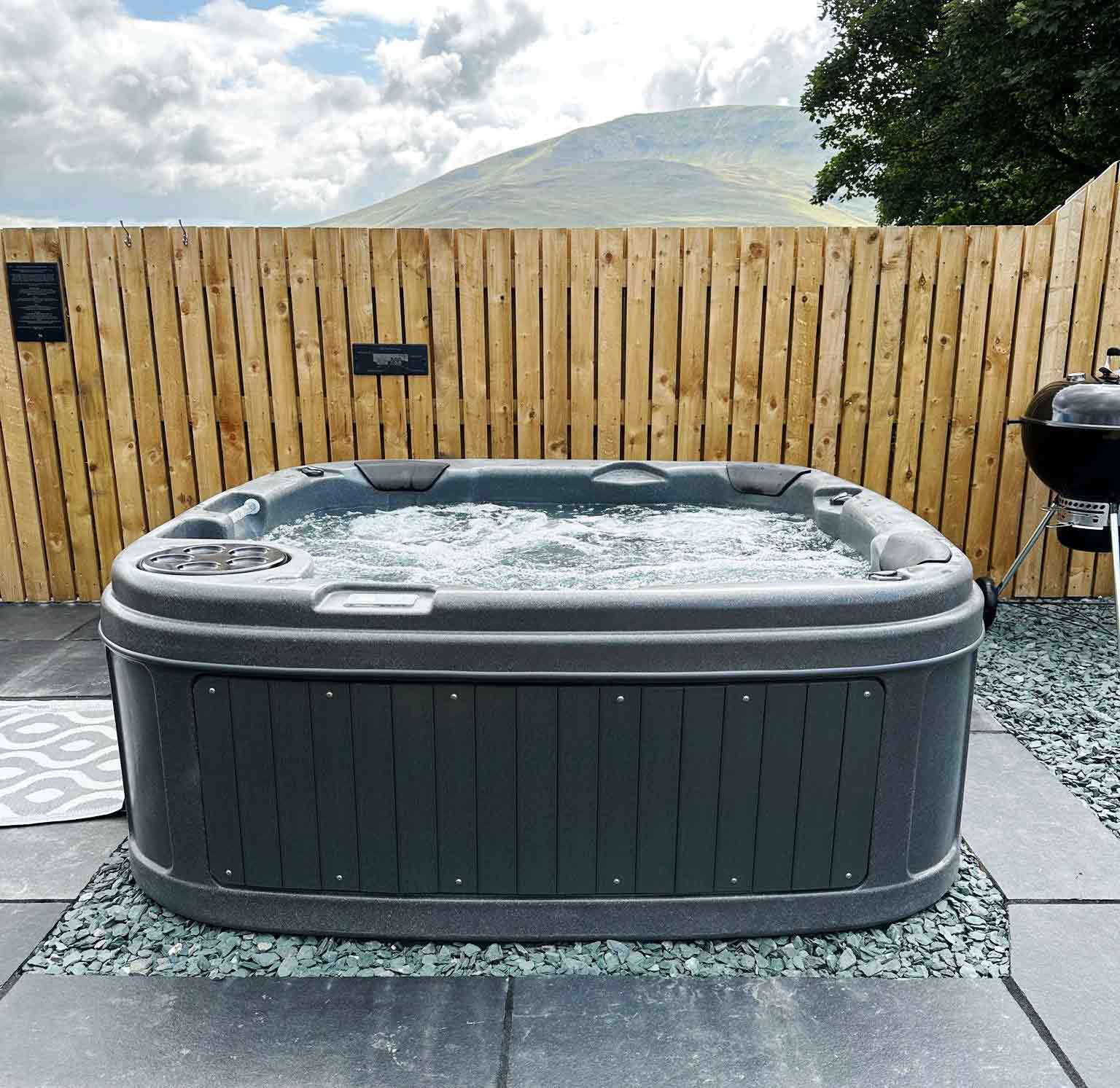 Rotospa DuraSpa S160 6 Person Hot Tub