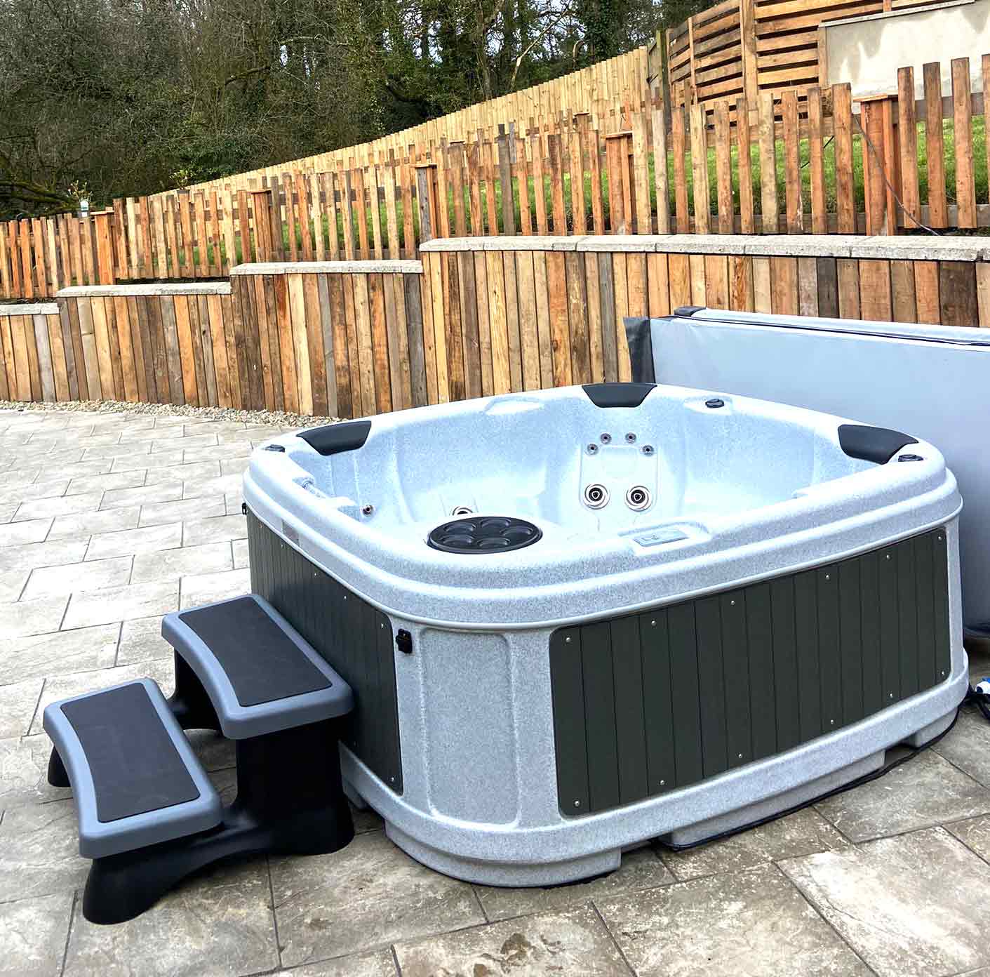 Rotospa DuraSpa S160 6 Person Hot Tub