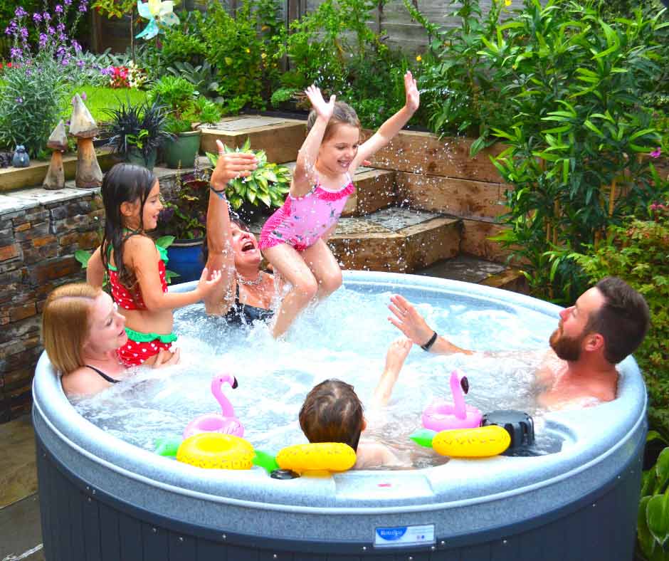 Quartospa 6 person hot tub