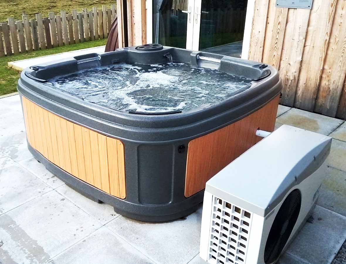 Rotospa DuraSpa S160 6 Person Hot Tub