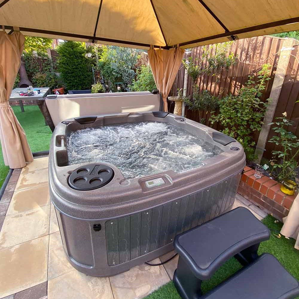 Rotospa 5 - 6 Person Hot Tub - DuraSpa S380