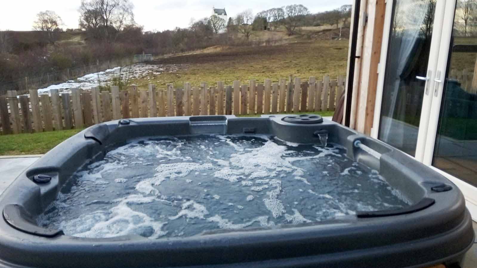 Rotospa 5 - 6 Person Hot Tub - DuraSpa S380